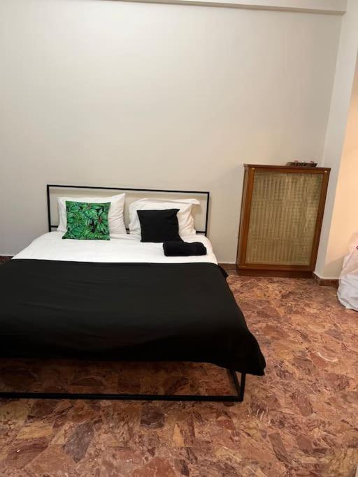 Pink Flat Exarcheia Athens Netflix Apartment Ngoại thất bức ảnh