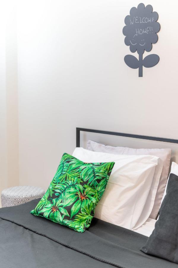 Pink Flat Exarcheia Athens Netflix Apartment Ngoại thất bức ảnh